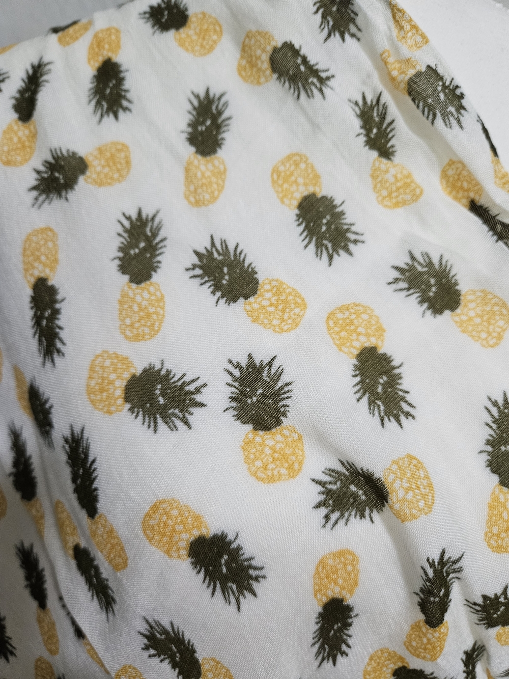 Pineapple Print Lightweight Scarf